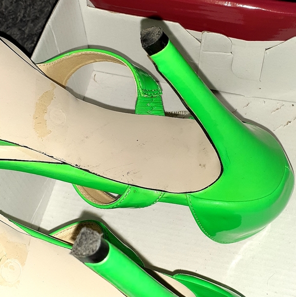 Heels - Picture 4 of 4